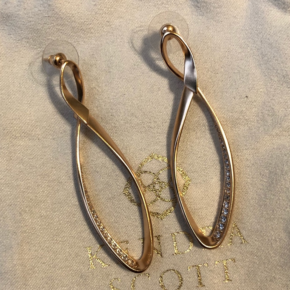 Kendra Scott RARE FIND Rose Gold Earring
